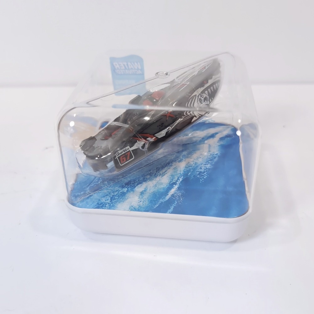 Zuru Robo Alive Robo Boat Blue Robotic Water Activated Shark Face - Picture 3 of 6
